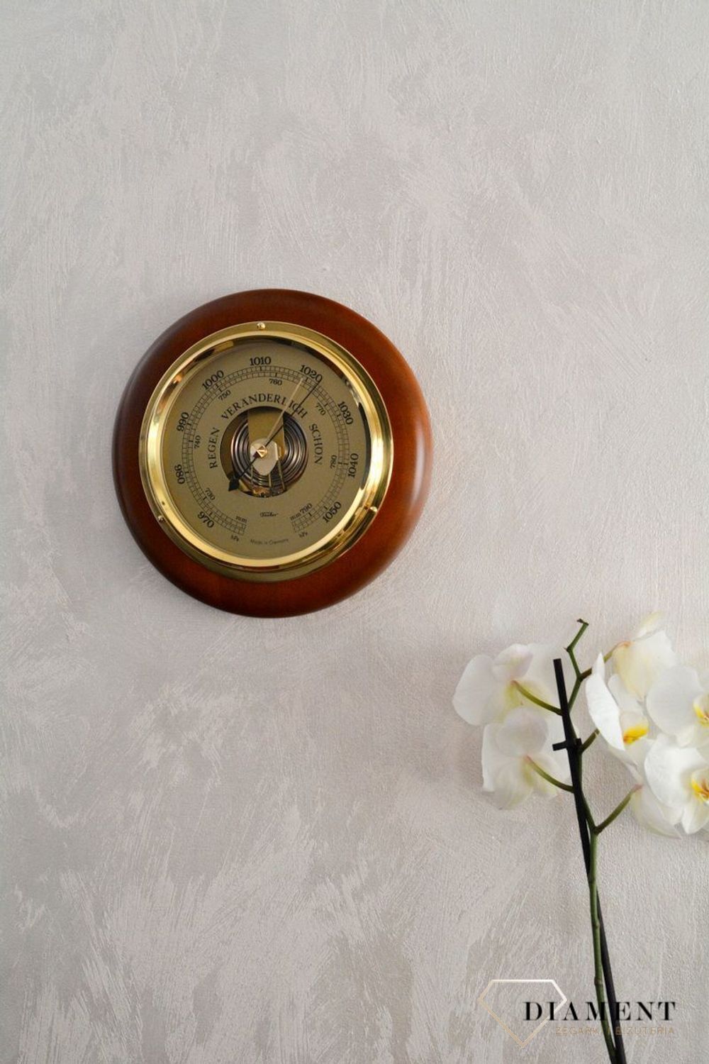 Drewniana stacja pogody Barometr 'Drewno Ciemny Orzech' BAROMETR240-08. Efektowna pod względem wyglądu i wykonania stacja pogody. Okrągły barometr z widocznym mechanizmem.  (7).JPG