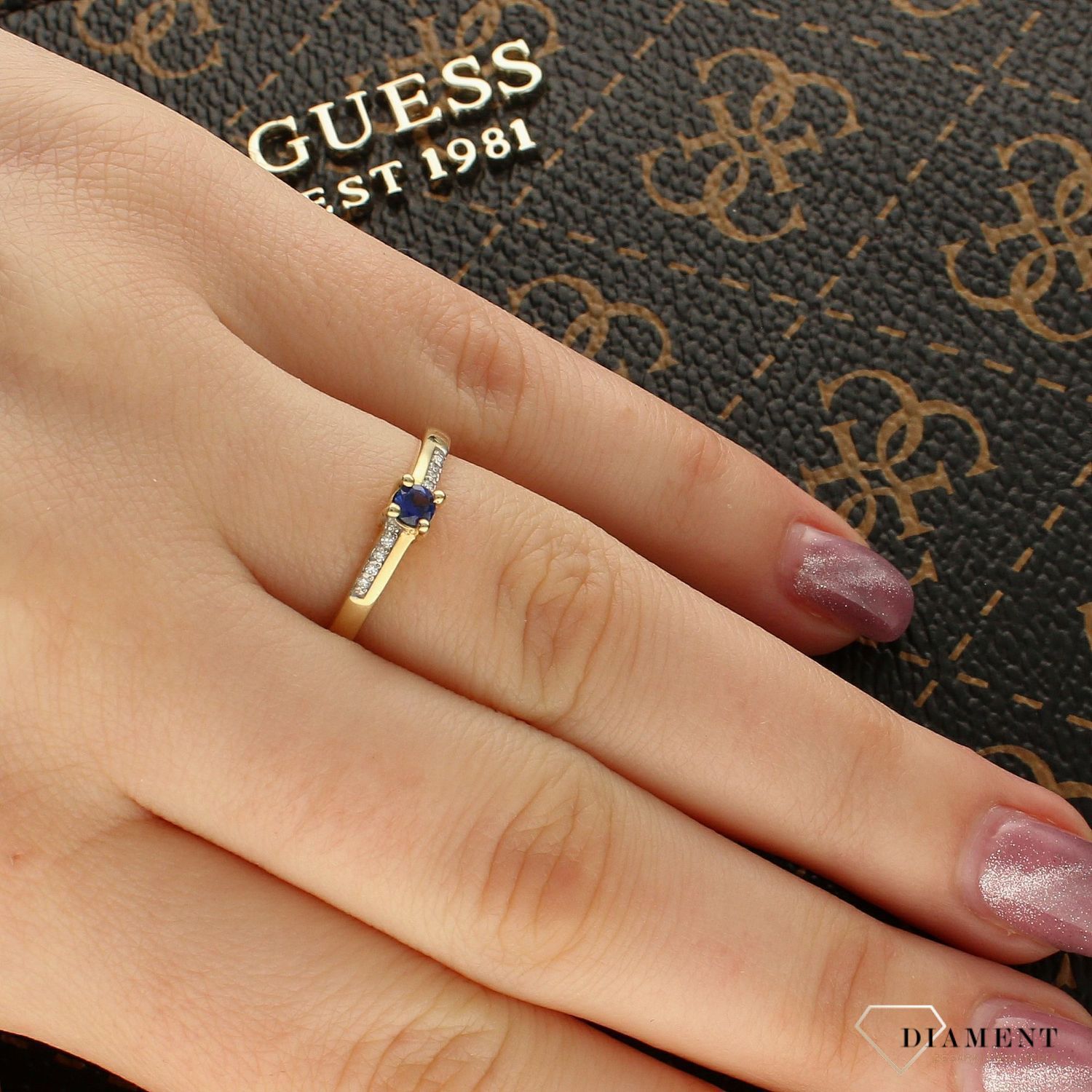 Złoty pierścionek z szafirem i diamentami – rozmiar 14  BC024.jpg