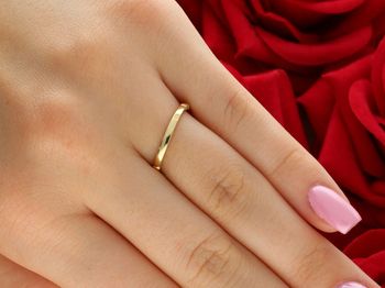 Złoty pierścionek 585 w kształcie serca z diamentem 0,01 ct (SI2H). Elegancka biżuteria z żółtego złota – idealna na prezent. Certyfikat autentyczności w zestawie4.jpg