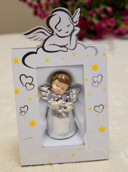 Pamiątka Chrztu Świętego figurka Aniołek z koniczynką BG2155-06. Pamiątka chrztu świętego, narodzin dziecka. Figurka aniołka z koniczynką (3).JPG
