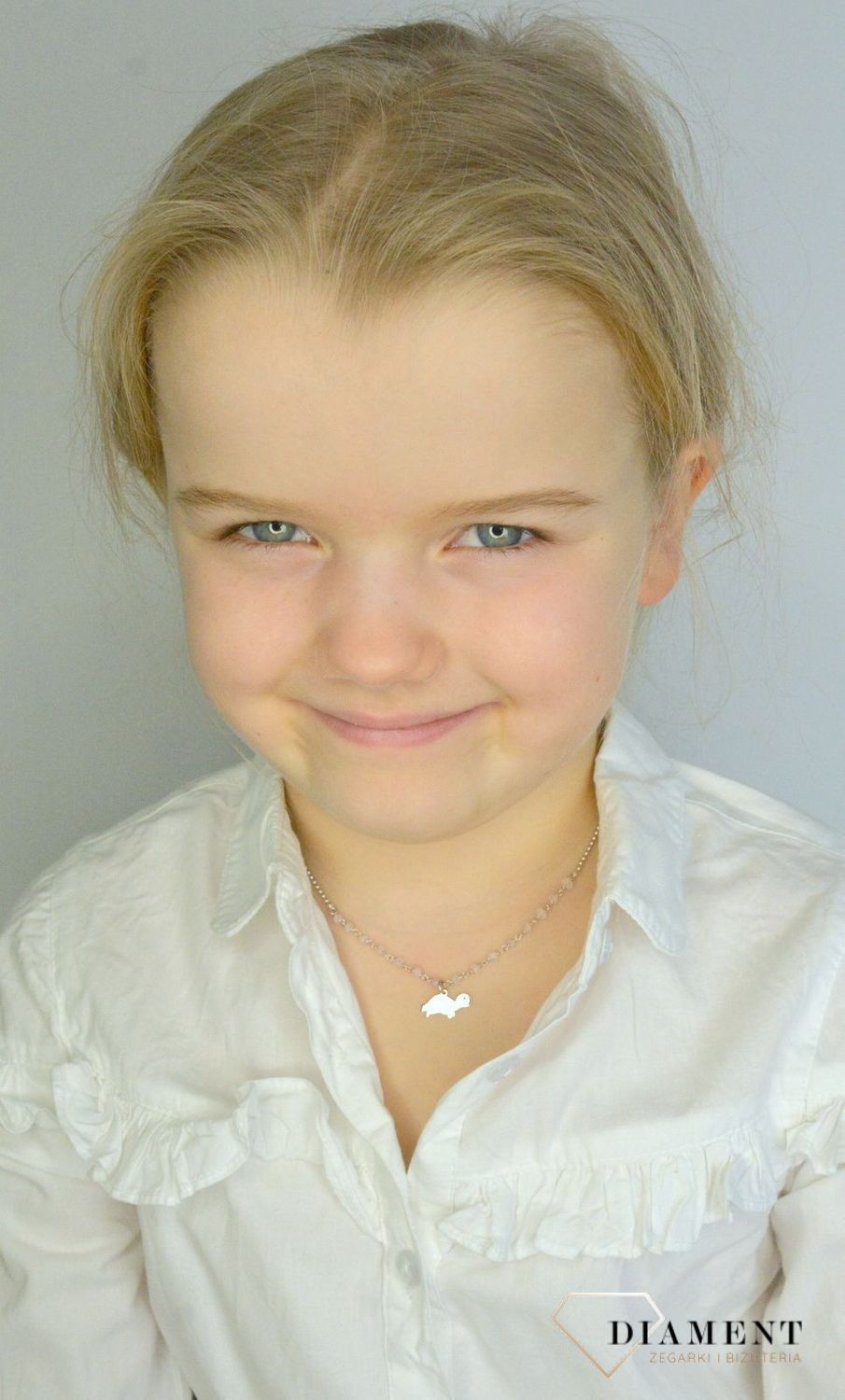 Urokliwy naszyjnik srebrny z próby 925, ozdobiony różowymi koralikami nadają kompozycji wyjątkowego wdzięku..jpg