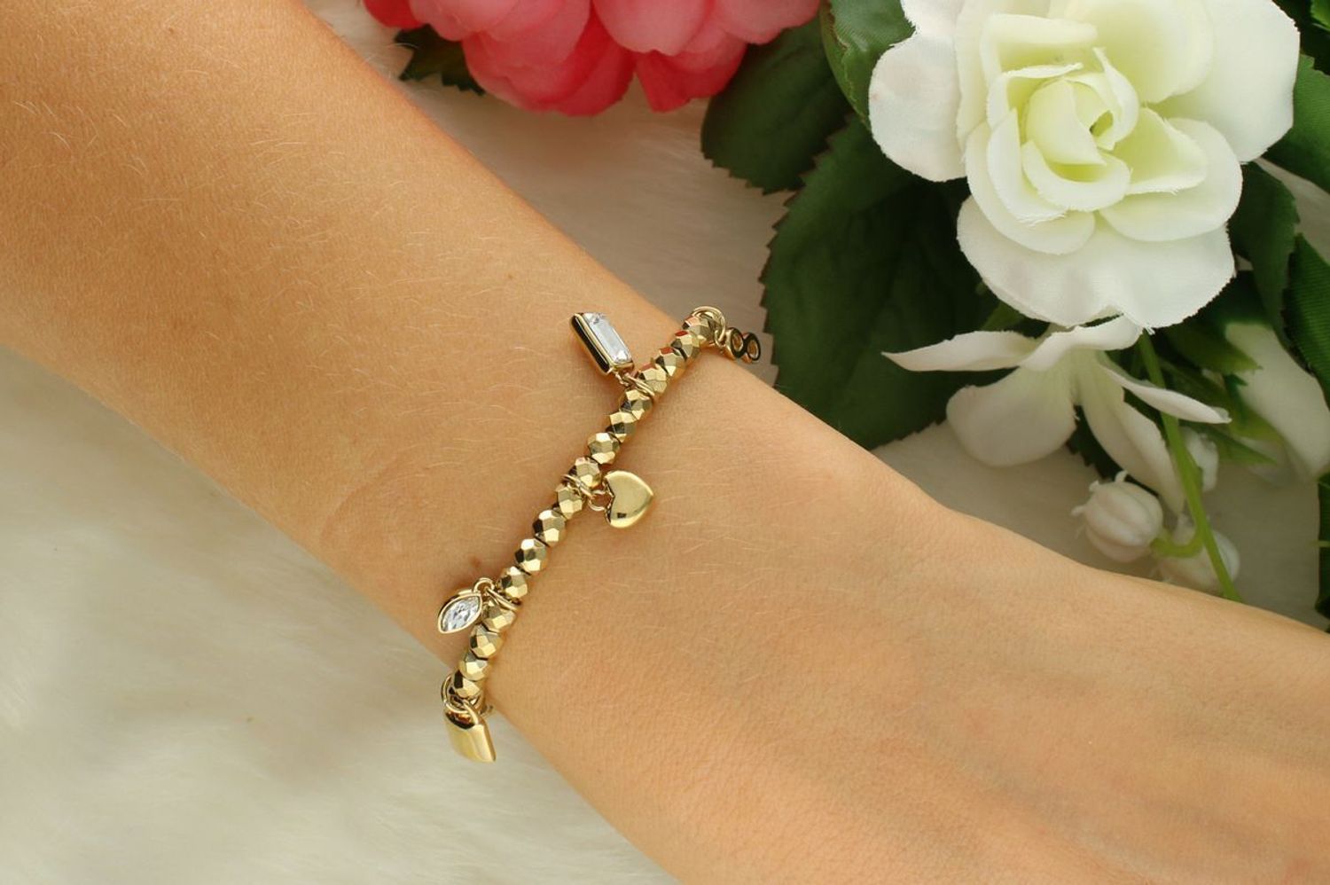 Odkryj bransoletkę Brosway Chakra BHKB250 – złota stal chirurgiczna, zawieszki z symbolami i kryształy. Biżuteria z przesłaniem w oryginalnym opakowaniu. Idealna na prezent!1.jpg