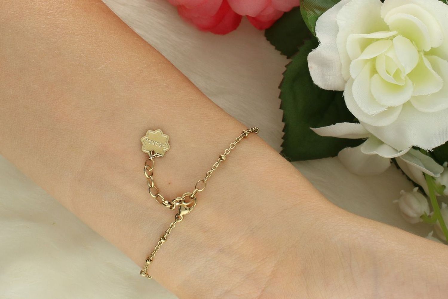 Bransoletka Brosway Chakra BHKB264 – stal 316L, złoty PVD i białe kamienie symbolizujące harmonię. Długość 19 cm. W oryginalnym opakowaniu.1.jpg