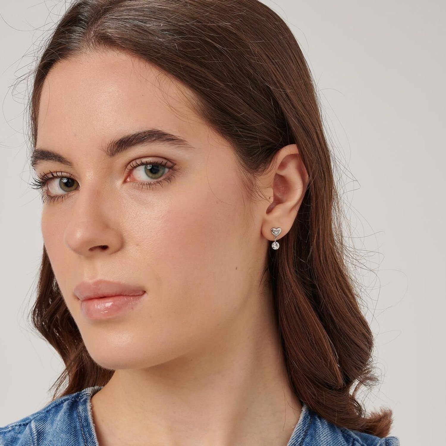 Kolczyki stalowe serca wkrętki z wiszącą cyrkonią Brosway Chakra BHKE176..jpg