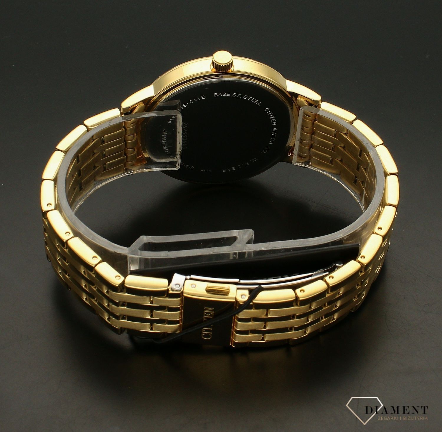 Zegarek męski Citizen BI5072-51E koloru złotego wyposażony jest w kwarcowy mechanizm, zasilany za pomocą baterii. Posiada bardzo wysoką dokładność mierzenia czasu +- 10 sekund w przeciągu 30 dni..webp