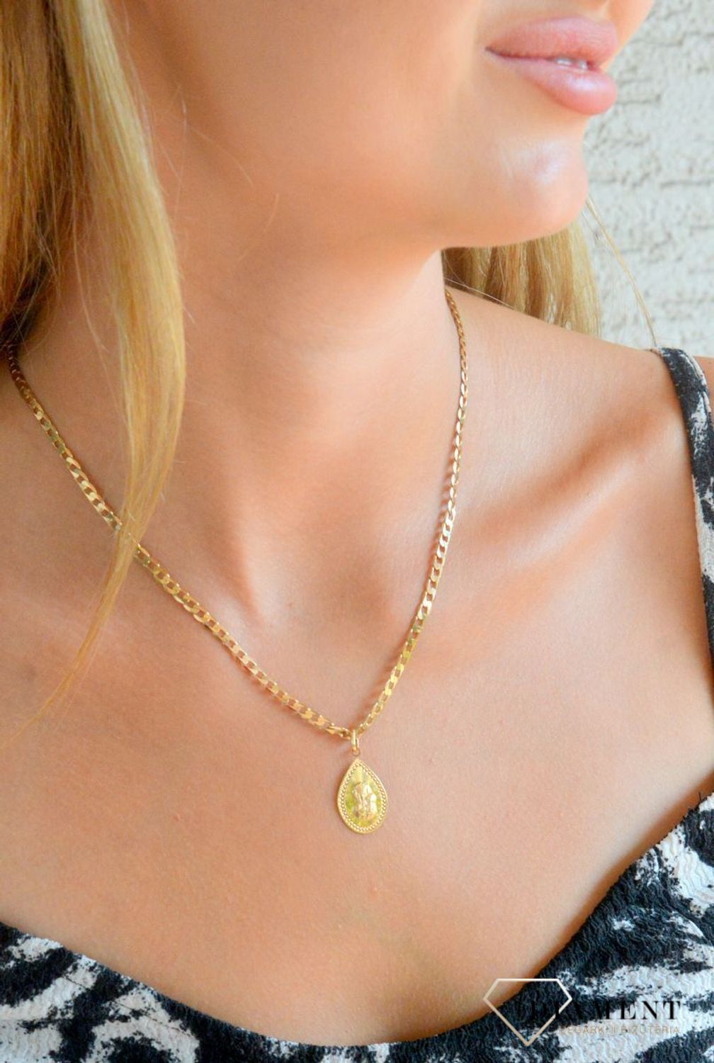 Złota zawieszka 585 medalik z Matką Boską z dzieciątkiem BKZ000000-008.jpg