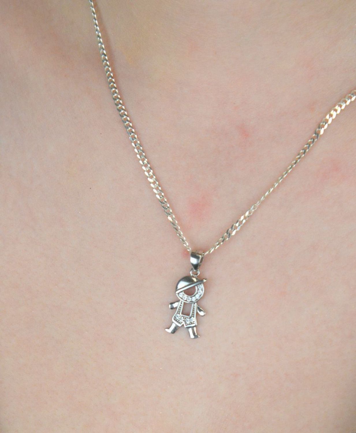 Zawieszka chłopczyk srebrna próba 925 BKZ000000-173.jpg