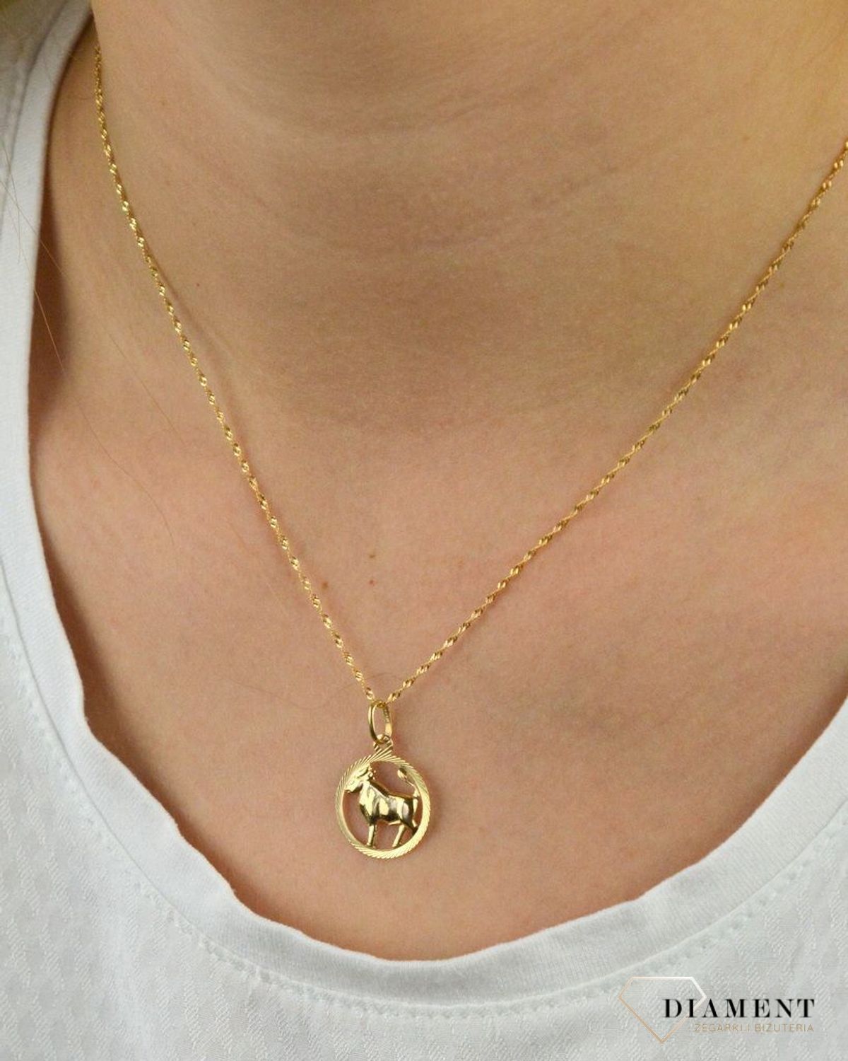 Złota zawieszka okrągły znak zodiaku Byk BKZ000000-425.jpg