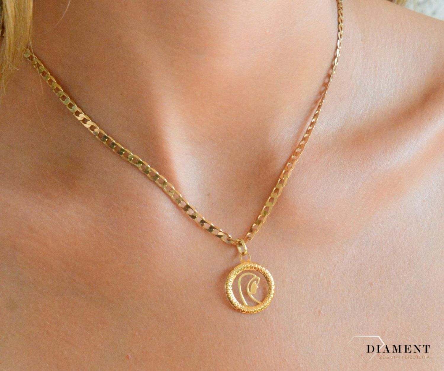 Złota okrągła zawieszka 585 medalik z wizerunkiem Matki Boskiej BKZ000000-433 Piękny medalik o bogat (2).jpg