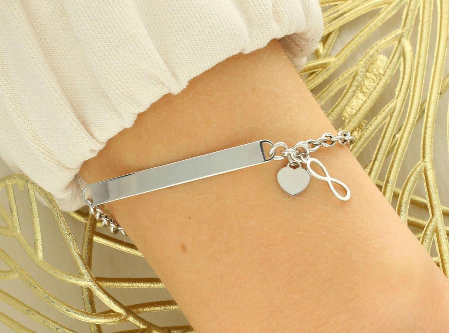 Bransoletka srebrna BM20403 – z blaszką pod grawer, serduszkiem i znakiem nieskończoności, próba 925.jpg