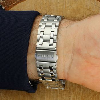 Zegarek męski Citizen Eco-Drive BM7108-81E zapięcie.jpg