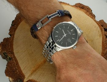 Zegarek męski Citizen z czarną tarczą i masywną bransoletą. Zegarki Citizen zasilane są światłem słonecznym i są idealne na prezent dla mężczyzny. 2.jpg