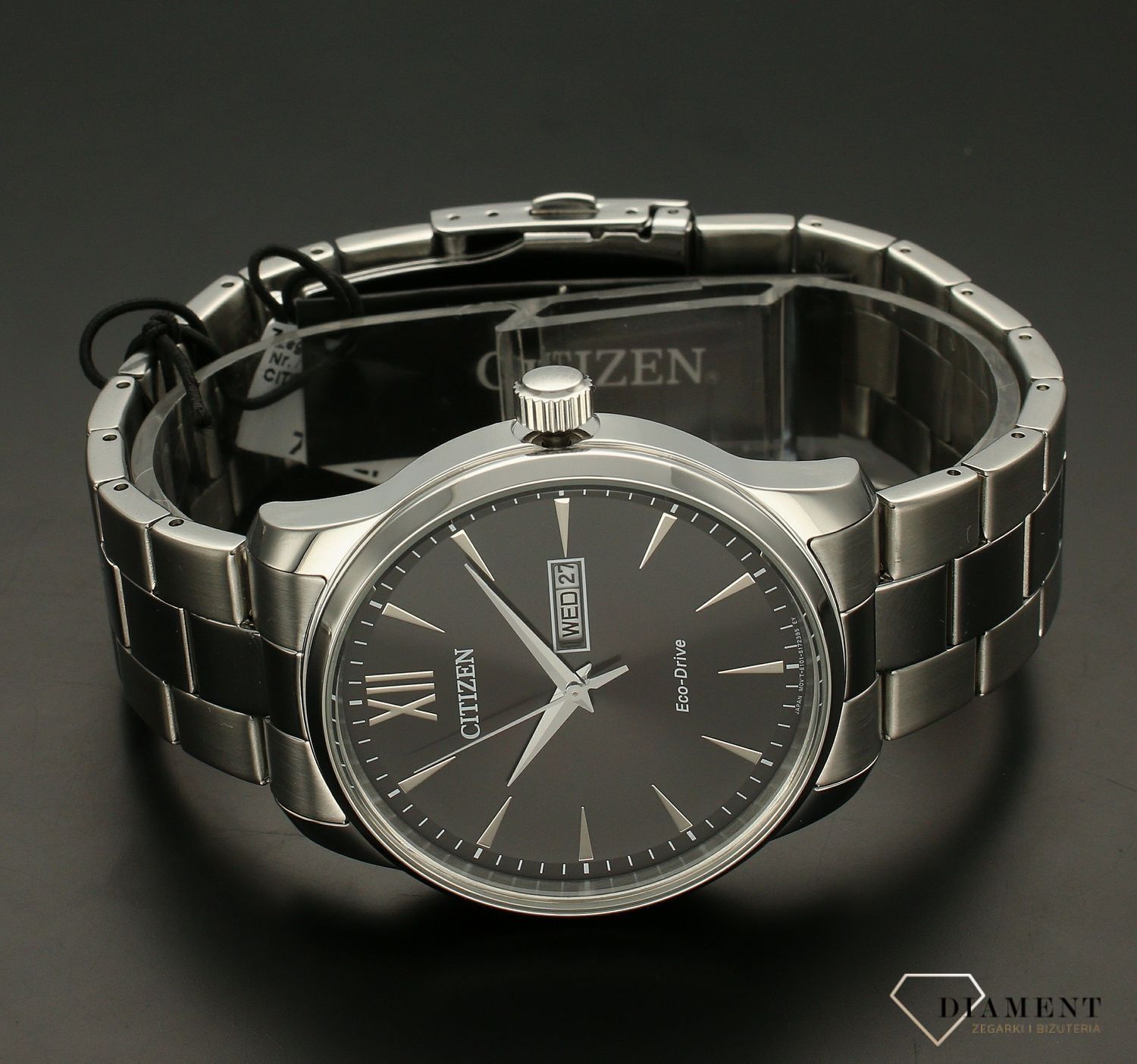 Męski Citizen ECO-DRIVE BM8550-81EE jest to zegarek, w których wykorzystano innowacyjna technologie Eco – Drive, wykorzystuje on różne źródła energii, przez co jest przyjaźniejszy dla środowiska..webp