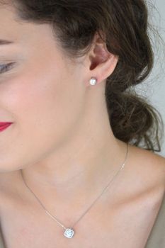 Kolczyki z moissanitem 0,84 ct – srebro próby 925 z warstwą rodu i palladu. Certyfikat GRA, wyjątkowy blask i eleganckie opakowanie. Brizzling Jewels – idealny prezent dla niej (4).JPG