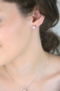 Kolczyki z moissanitem 0,84 ct – srebro próby 925 z warstwą rodu i palladu. Certyfikat GRA, wyjątkowy blask i eleganckie opakowanie. Brizzling Jewels – idealny prezent dla niej (5).JPG
