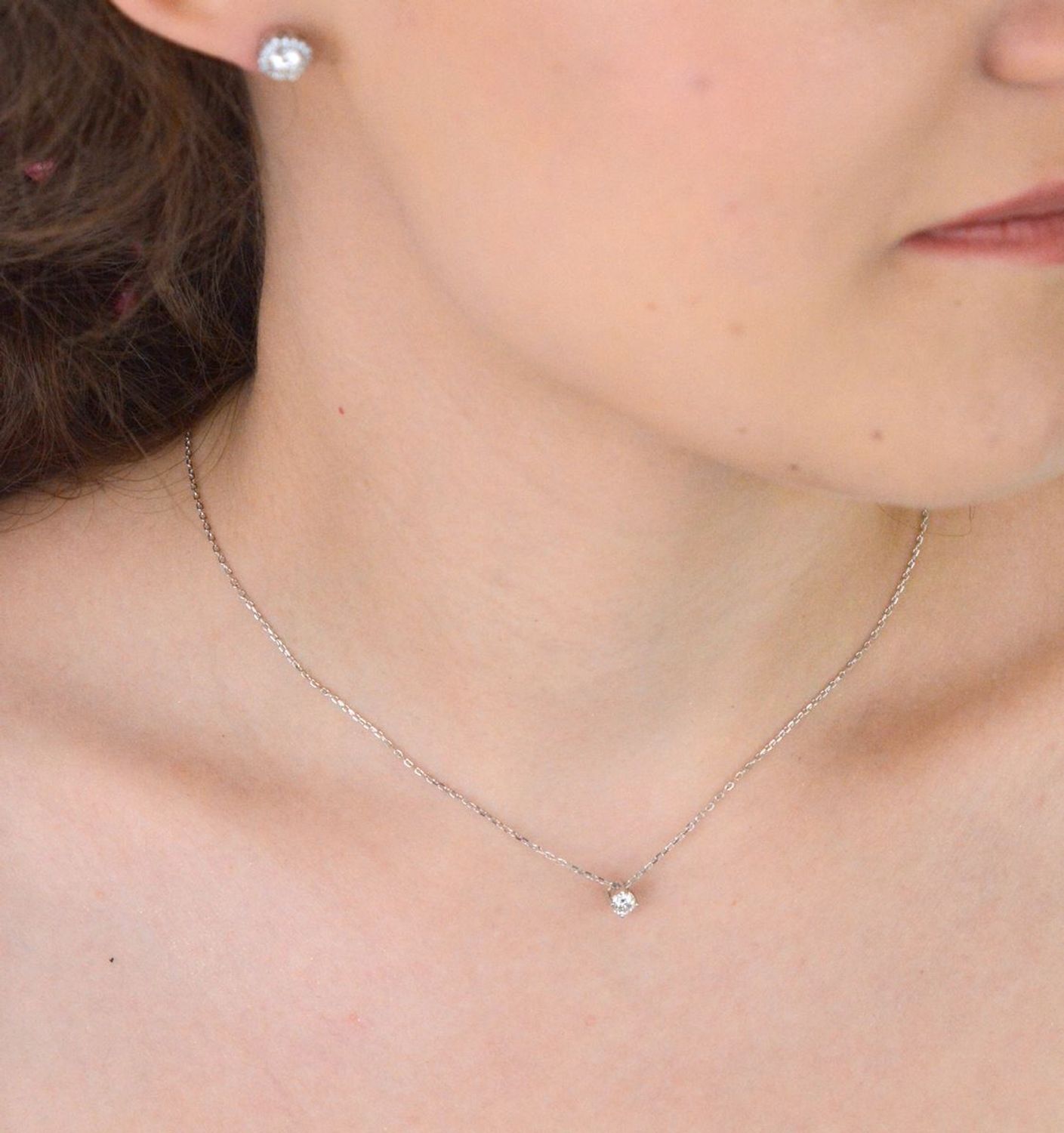 Srebrny naszyjnik z moissanitem 0,30 ct – szlif brylantowy, certyfikat GRA  Brizzling Jewels.jpg