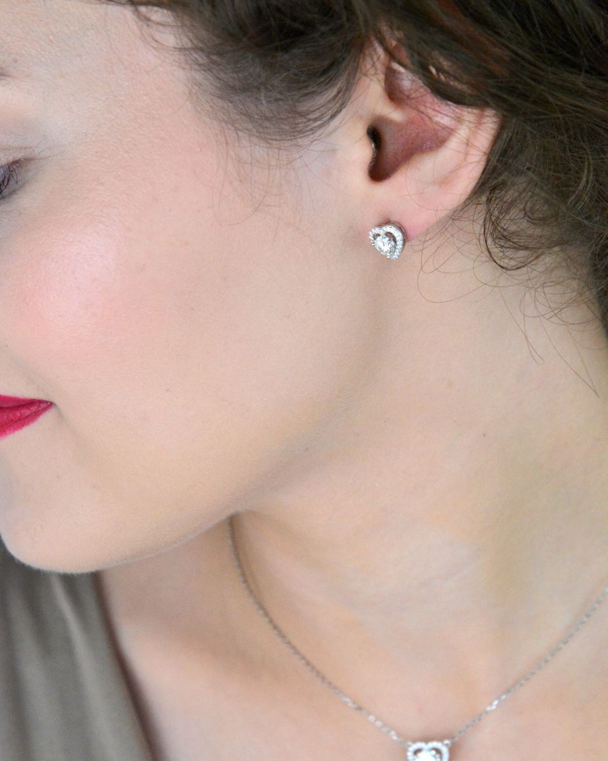 Kolczyki srebrne z moissanitem 0,50 ct – Brizzling Jewels  Kształt serca, certyfikat GRA.jpg