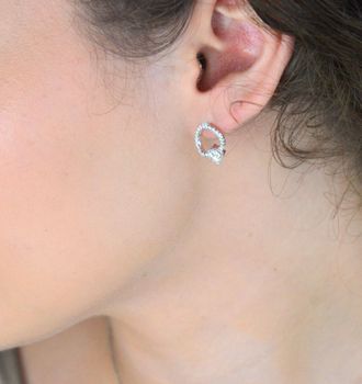 Kolczyki srebrne z moissanitem 0,60 ct (5,5 mm), certyfikat GRA, powłoka z rodu i palladu. Elegancki styl i jakość Brizzling Jewels. Idealny wybór na prezent (1).JPG