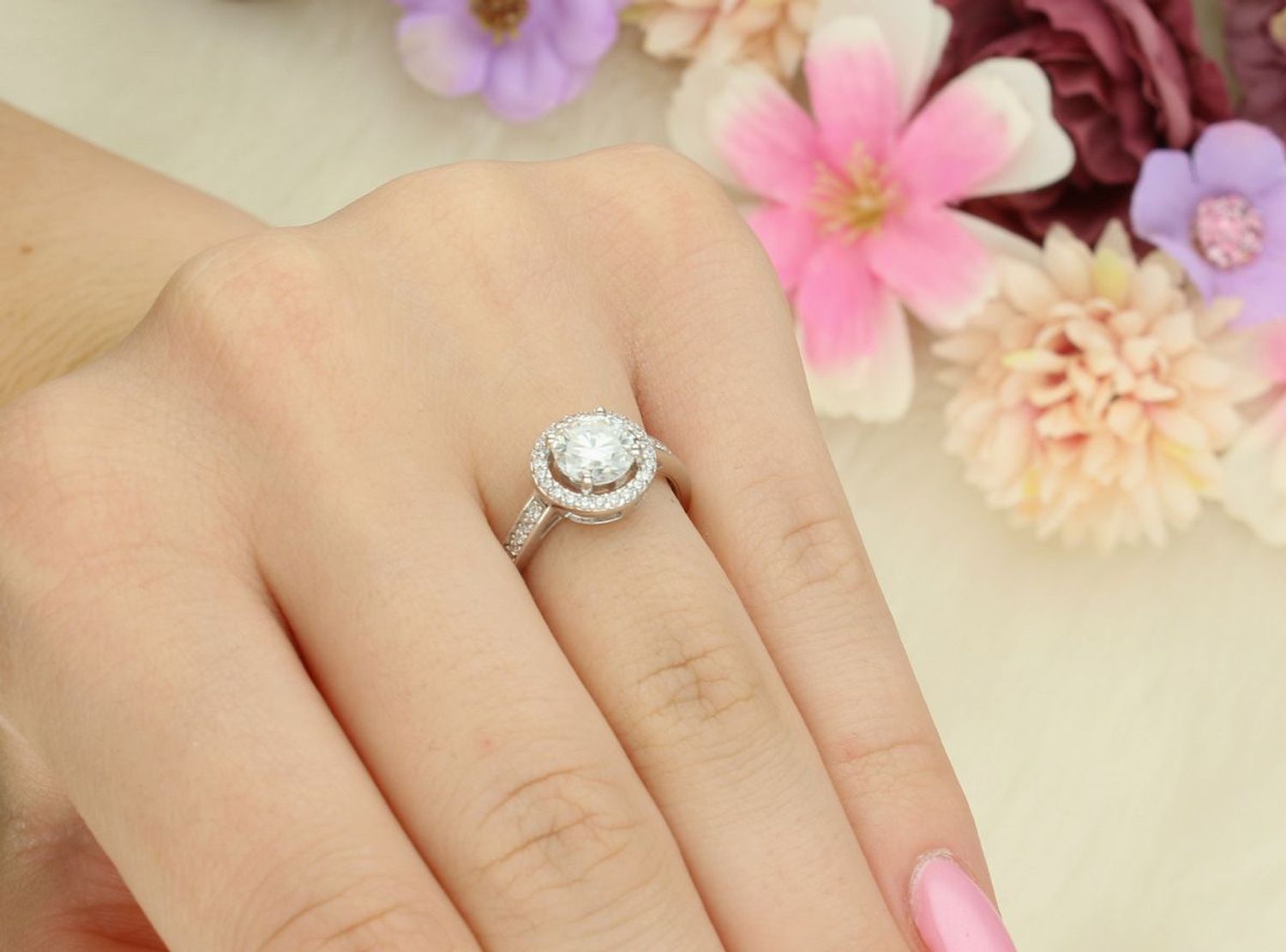 Srebrny pierścionek z moissanitem BMR014 – luksusowy i subtelny blask  Idealny na prezent.jpg