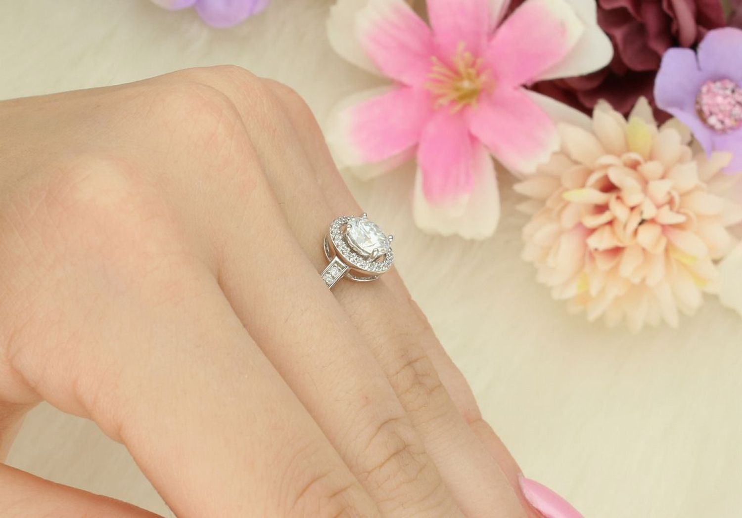 Srebrny pierścionek z moissanitem BMR014 – luksusowy i subtelny blask  Idealny na prezent.jpg