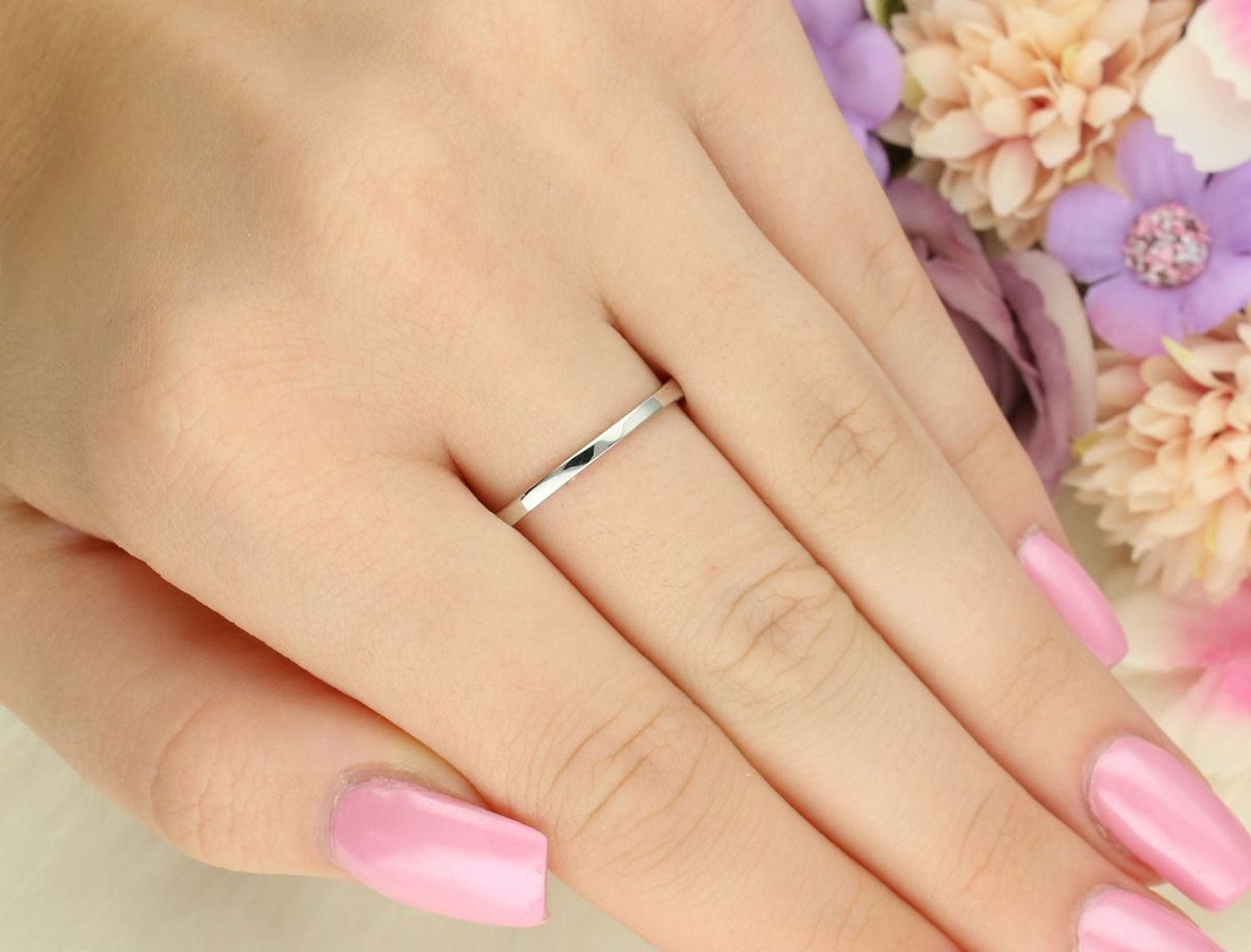 Srebrny pierścionek z moissanitem BMR073  6,5 mm w 8 łapkach – elegancja i blask (2).jpg