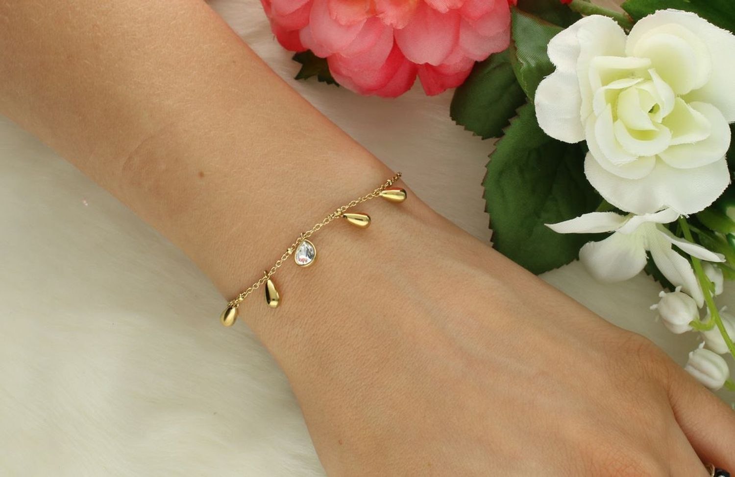 Bransoletka damska Brosway Perfect BPC20 – stal chirurgiczna, złoty PVD, zawieszka z kryształem brosway.jpg