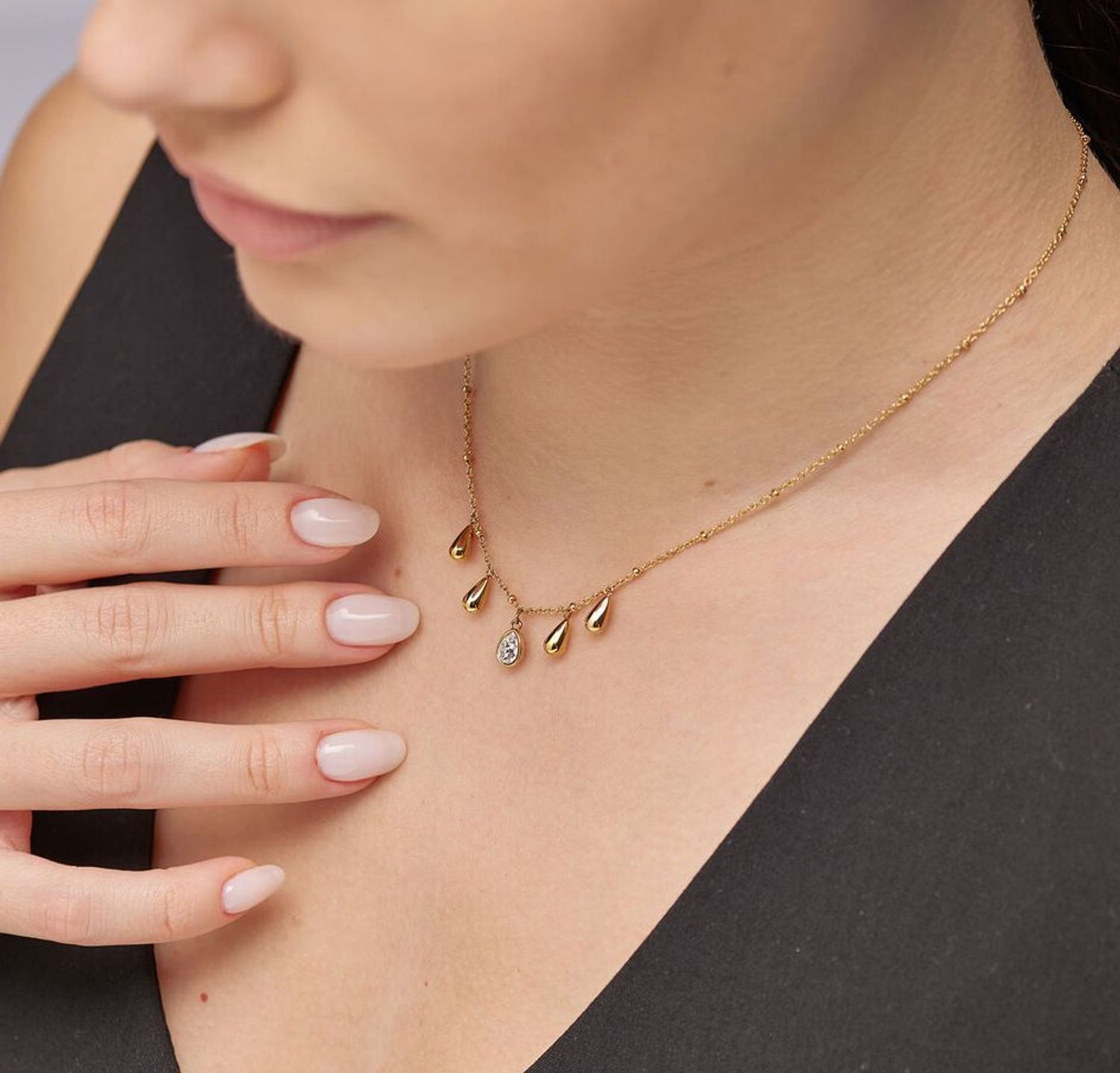 Złocony naszyjnik Brosway BPC39 z zawieszką w kształcie kropli i kryształem  Biżuteria stalowa 316L (1).jpg