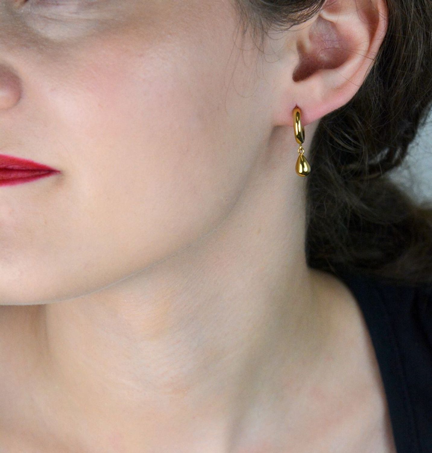 Złote kolczyki Brosway BPC45 z zawieszką kroplą  Okrągłe kolczyki stal 316L PVD (1).jpg