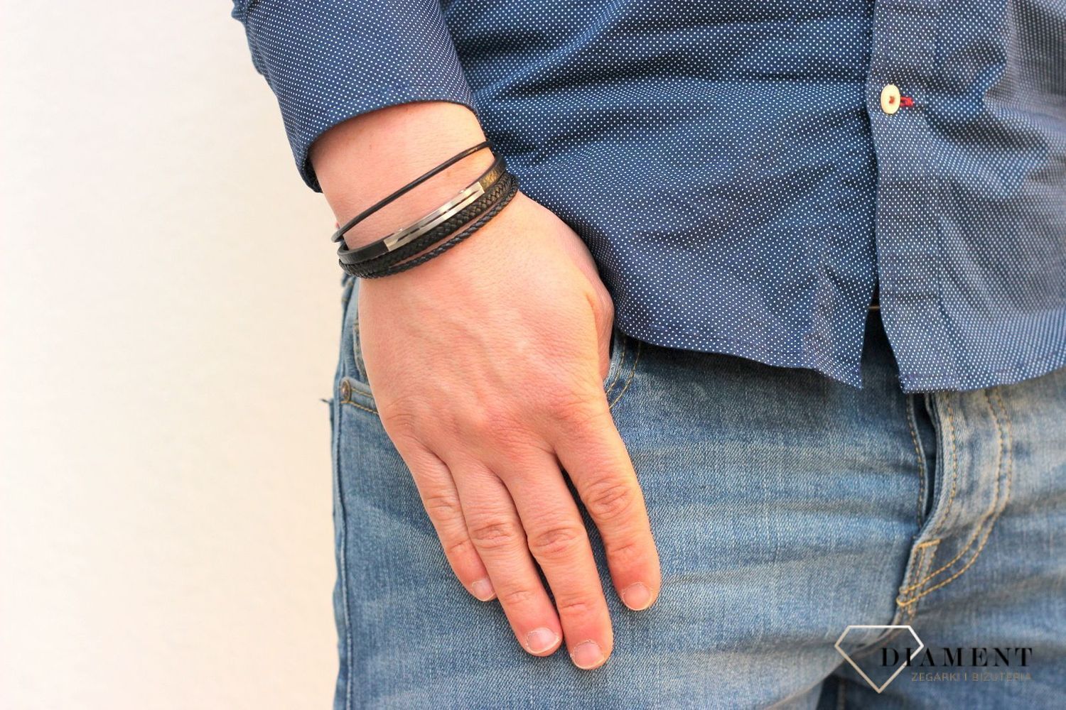 Skórzana bransoletka ze stalą w czarnym kolorze BRA-000000-324-SKÓRA.jpg