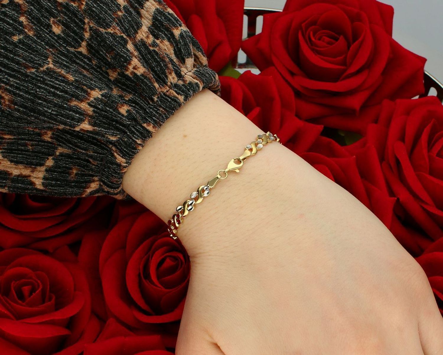 Złota bransoletka damska 333 Eleganckie fale.jpg