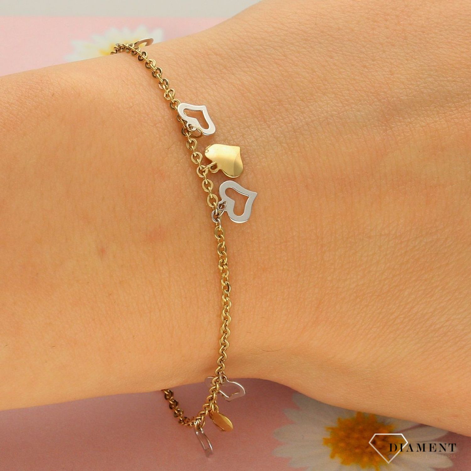 Złota bransoletka celebrytka 585 'wiszące serduszka'  (1).jpg