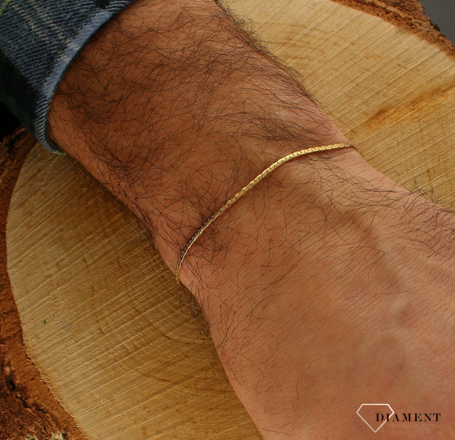 Bransoletka 585 złota spłaszczony przekrój BRA-000000-760-585 Stworzone z myślą o każdej kobiecie, doskonale prezentują się w każdych warunkach (1).jpg