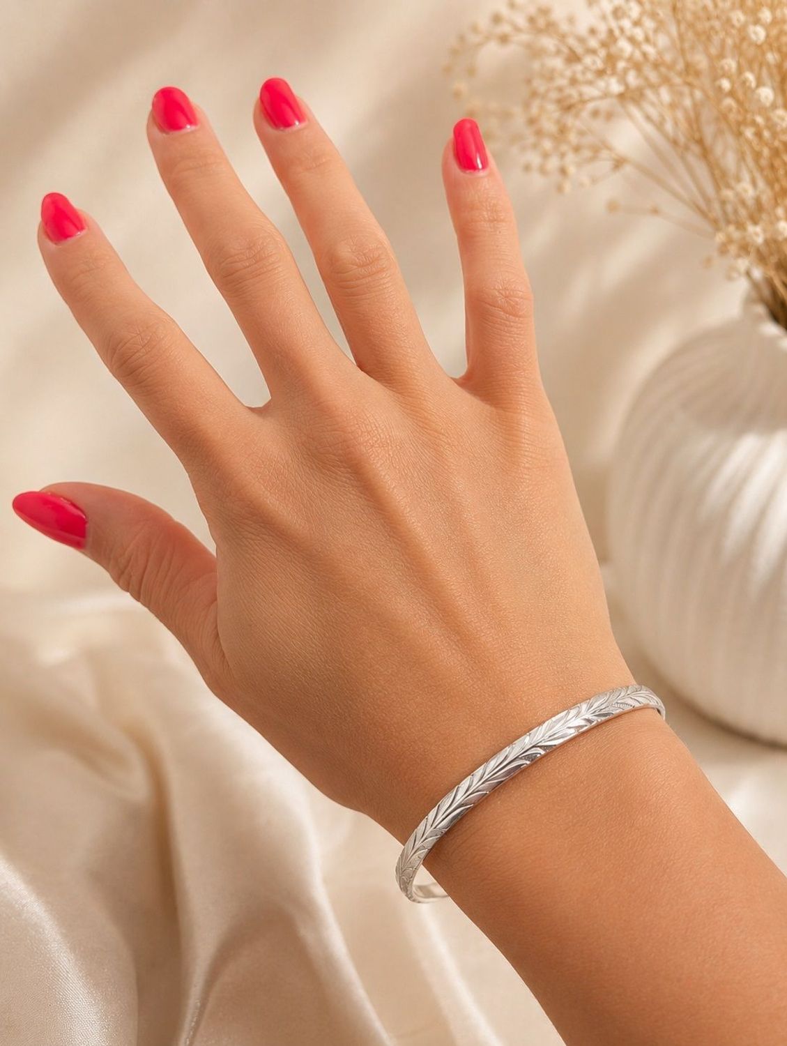 Srebrna sztywna bransoletka 925 z ornamentem 66 mm – 8,79 g.jpg