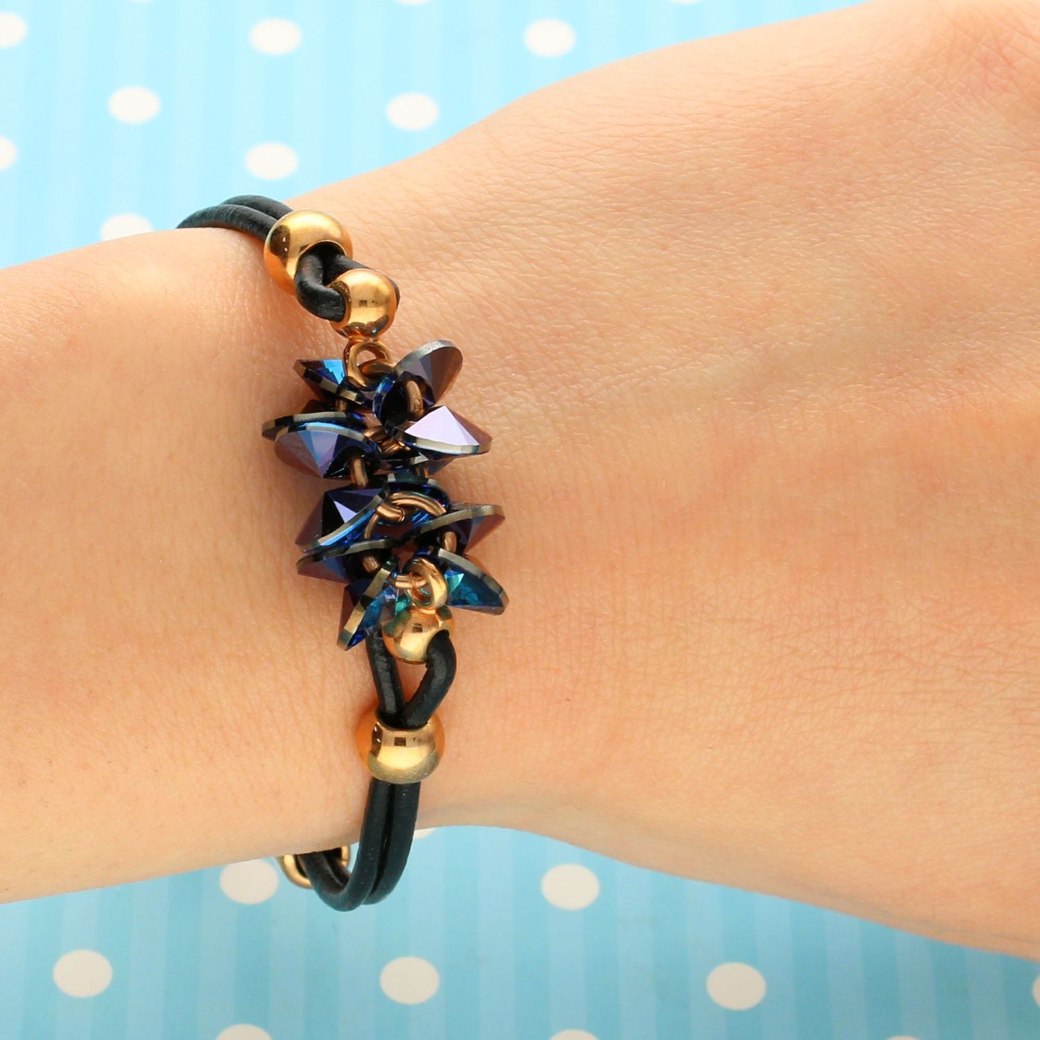 Bransoletka damska skóra z niebieskimi kryształami BRAILOV507703500 (1).jpg