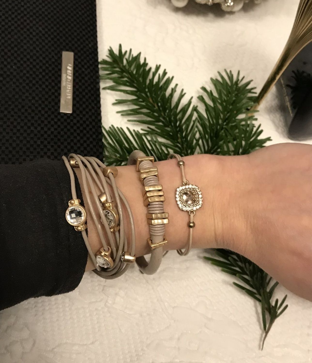 Bransoletka na sznurku z cyrkonią By Dziubeka beżowa✓ Biżuteria damska✓ 3.jpg