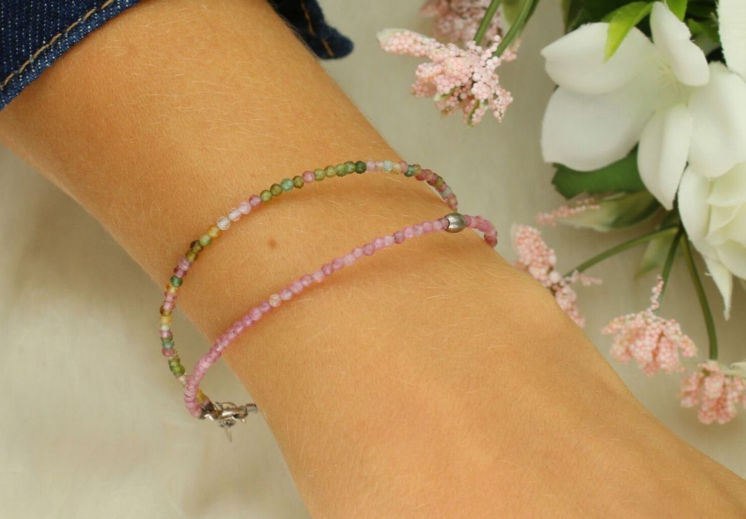 Bransoletka z kamieni naturalnych BS3015v37 z kwarcem dymnym i turmalinem różowym. Długość 17 cm + 2 cm, zapięcie na karabińczyk, waga 2,30 g. 1.jpg