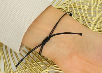 Elegancka bransoletka damska ze srebra próby 925 pozłacana, na czarnym sznurku z zawieszką drzewko szczęścia. Ozdobiona naturalnymi kamieniami jaspis i turmalin 1,70 g. Ściągane zapięcie, 3.jpg