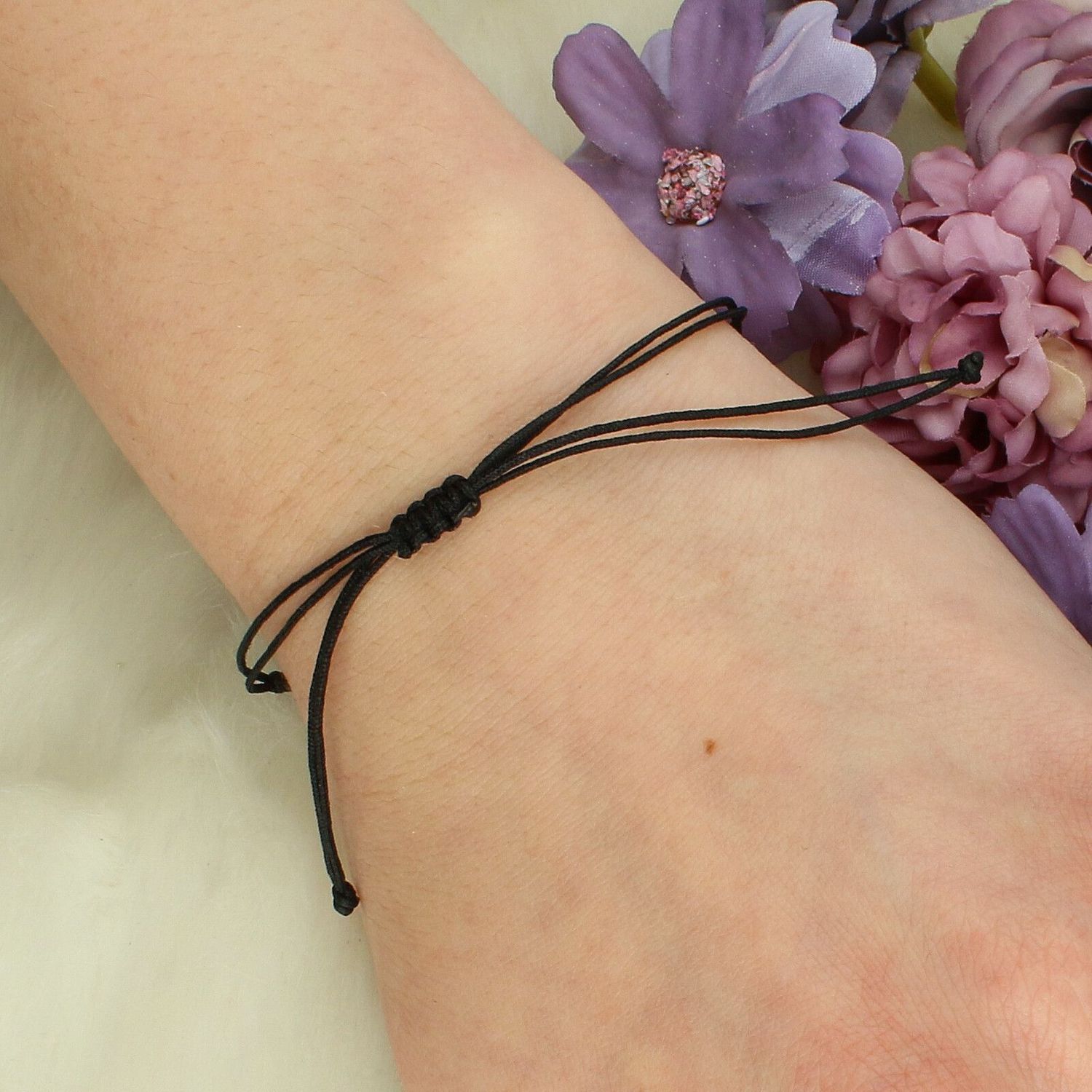 Bransoletka na czarnym sznurku z sercem „Najlepsza Babcia” – srebro pozłacane, Noc Kairu.jpg