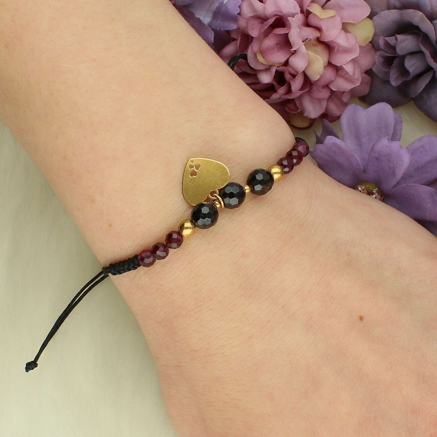 Bransoletka na czarnym sznurku z sercem „Najlepsza Babcia” – srebro pozłacane, granat granat..jpg