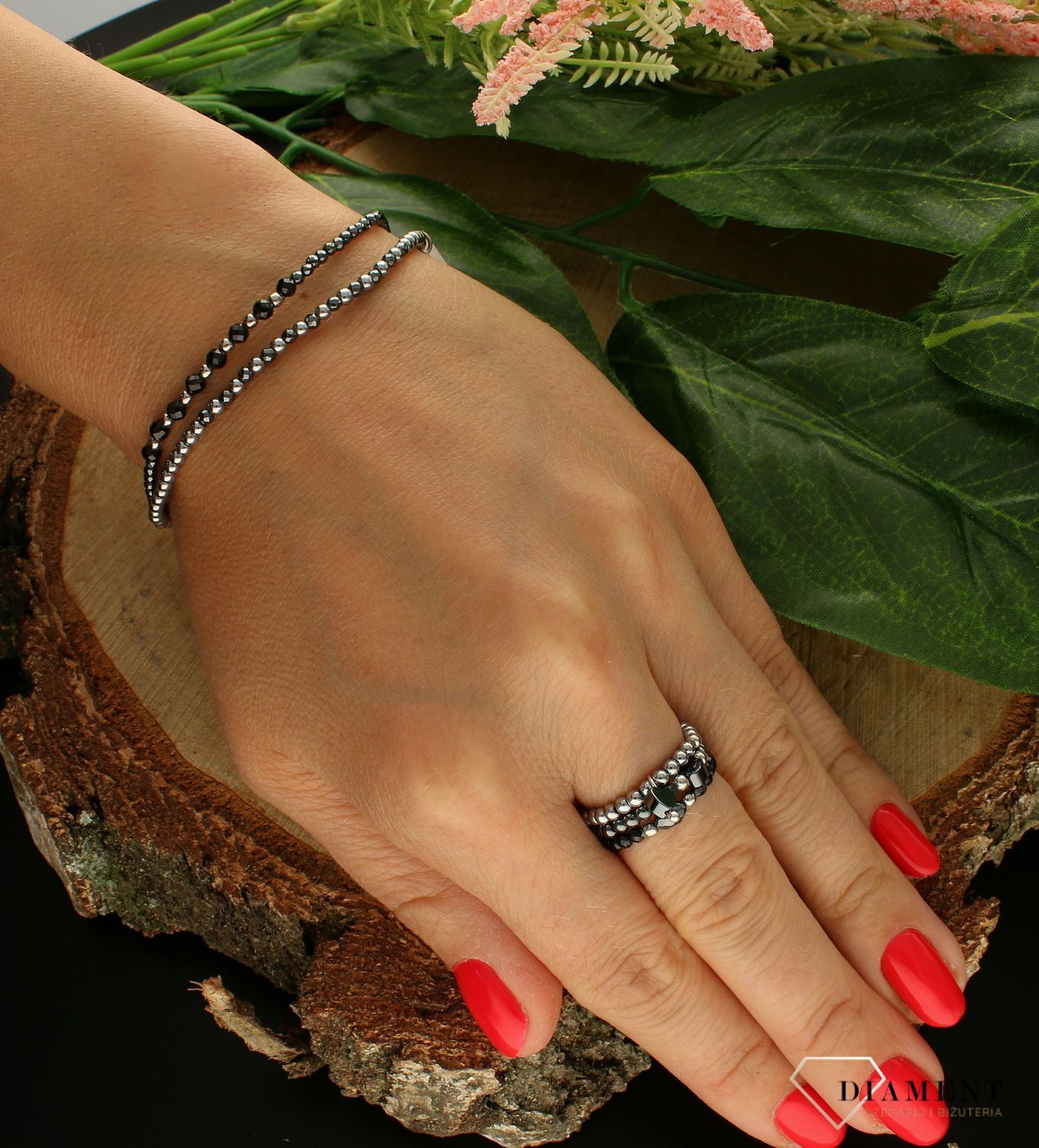 Bransoletka damska na gumce LEMONIQ BS3106v3  to świetny wybór do wielu stylizacji na codzie, jest wyjątkowa i podkreśla Twój styl oryginalną biżuterią. Idealny pomysł na prezent dla kobiet w różnym wieku.jpg