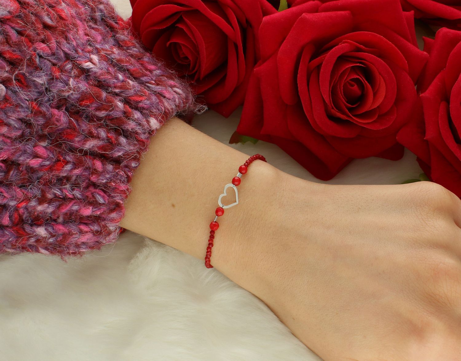 Bransoletka damska koral pr 925, BS3149v48 Bransoletka z naturalnego kamienia Korala. Koral czerwony uznawany jest za kamień, który odpowiada za przepływ energii i naturalnie pobudza do działania.1.jpg