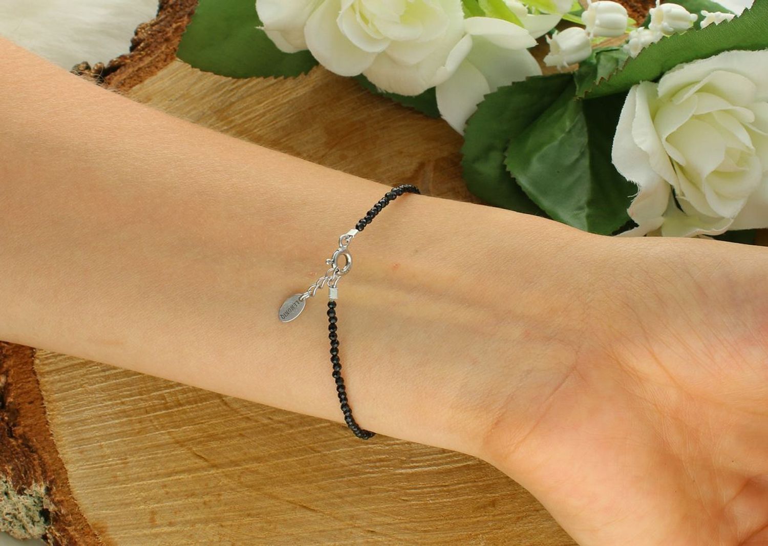 Bransoletka z naturalnego czarnego spinelu ze srebrną koniczyną – elegancka biżuteria Lemoniq...jpg