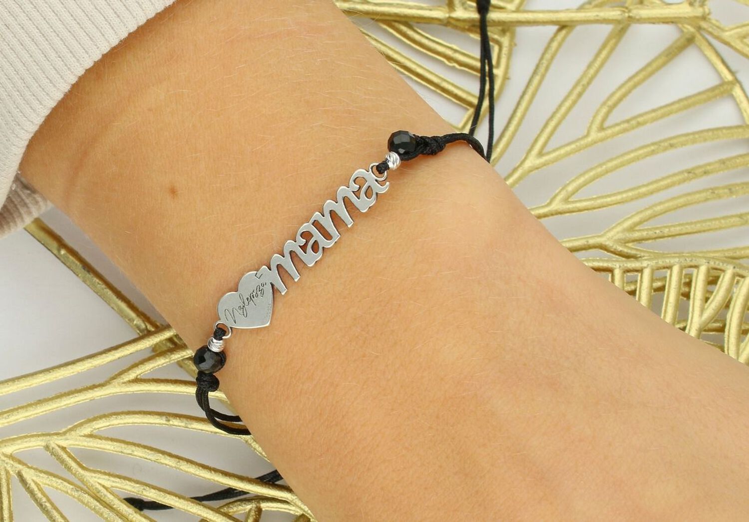 Elegancka bransoletka damska ze srebra próby 925 na czarnym sznureczku z napisem „Najlepsza Mama”. Ozdobiona naturalnymi kamieniami turmalin 1,60 g, ściągane zapięcie, regulowana długość 1.jpg