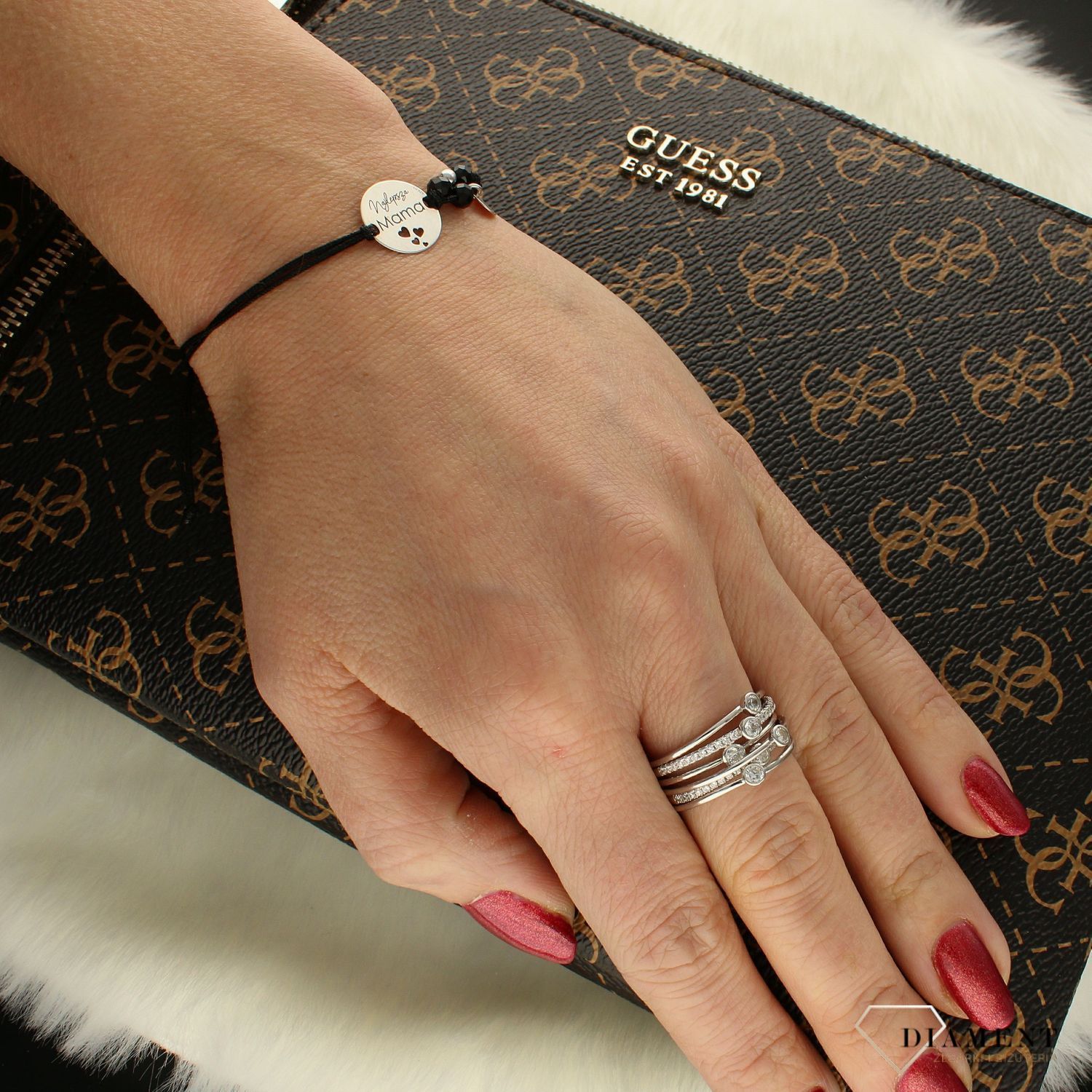 Bransoletka srebrna na czarnym sznurku 'Najlepsza mama' ze spinelem BS3162v57. To idealny prezent dla mamy. Pragniemy przedstawić ciekawe rozwiązanie dla osób, które chcą uwiecznić swoje zainteresowania w tak niezwykły i ory.jpg