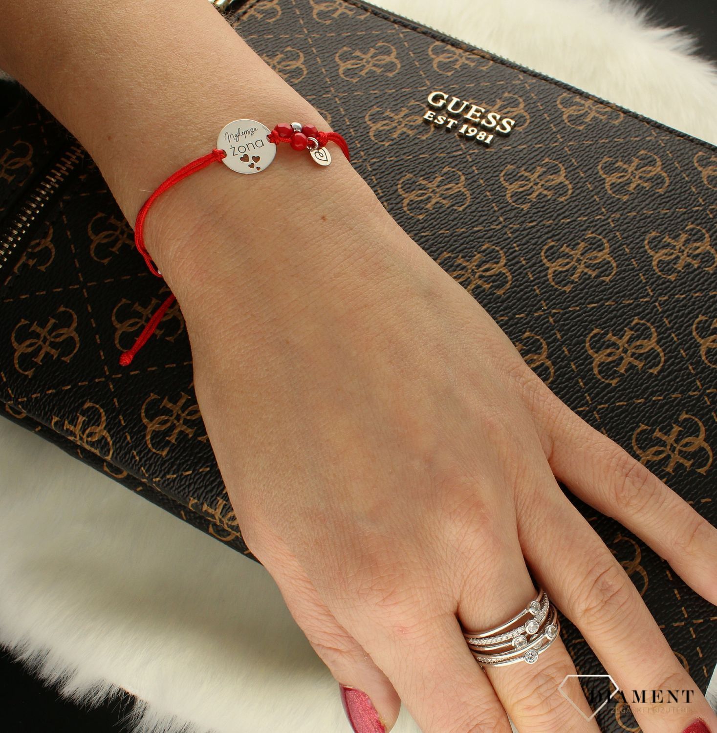 Bransoletka srebrna na czerwonym sznurku 'Najlepsza żona' z koralem BS3162v81.  To idealny prezent dla żony. Prezent dla żony na walentynki. Tani  prezent dla żony. Biżuteria dla kobiety.jpg