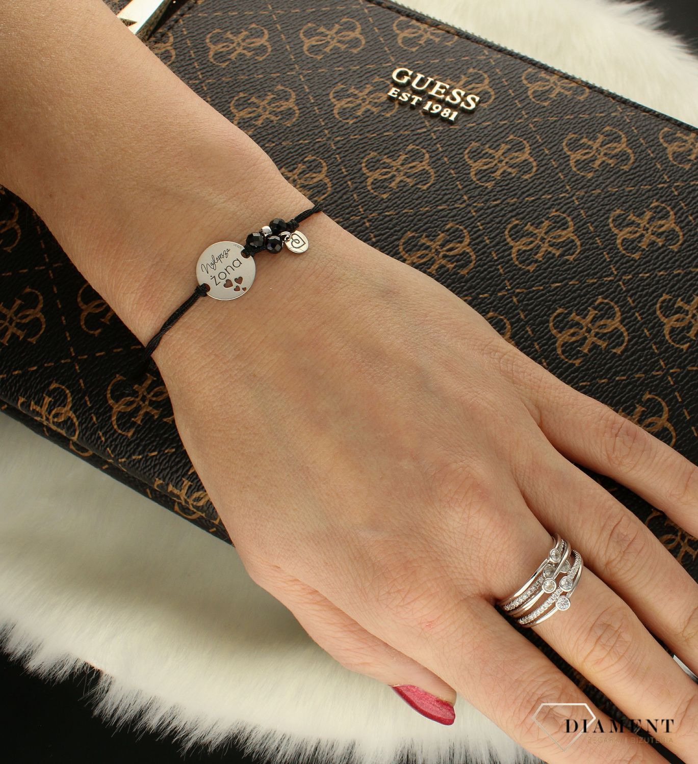 Bransoletka srebrna na czarnym sznurku 'Najlepsza żona' ze spinelem. To idealny prezent dla żony. Bransoletka z nowej serii biżuterii srebrnej. Bransoletka na czarnym sznurkiem to bardzo modny, nowoczesny akcent (2).jpg