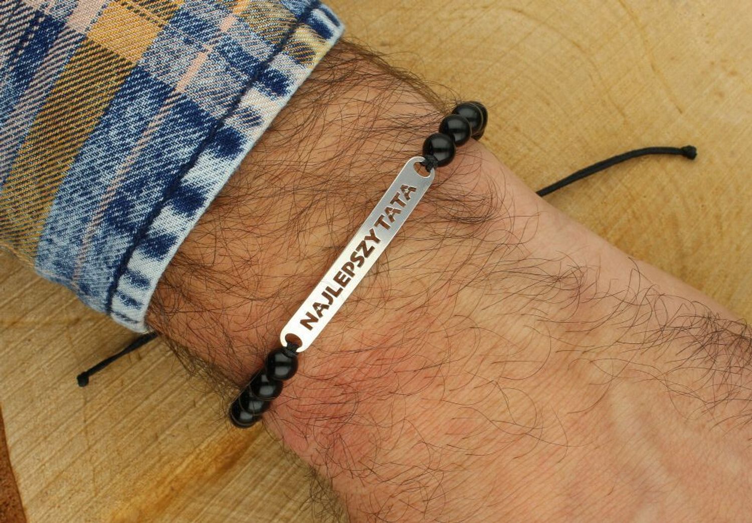 Srebrna bransoletka „Najlepszy Tata” ze srebra 925 na czarnym, regulowanym sznurku. Onyks – kamień siły i ochrony. Idealny prezent dla taty na każdą okazję.1.jpg