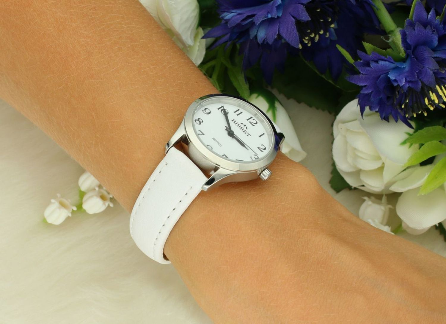 Stylowy zegarek damski Bisset Epic II na skórzanym pasku z białą tarczą. Klasyczny design, mechanizm kwarcowy, wodoszczelność 5 ATM, 2 lata gwarancji.11.jpg