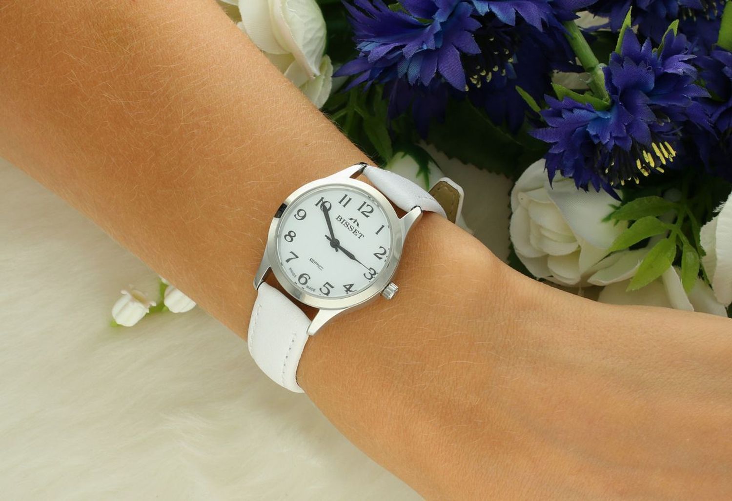 Bisset Epic BSAE68SAWX05BX – elegancki zegarek damski na srebrnej kopercie z czarną tarczą. Mechanizm kwarcowy, szkiełko mineralne, 5 ATM, 2 lata gwarancji.1.jpg