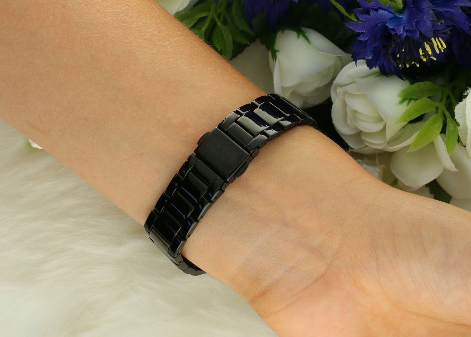 Poznaj zegarek damski Bisset Maudith BSBE06BWBZ03BX – elegancki model z czarnej stali szlachetnej, zdobiony cyrkoniami. W zestawie oryginalne pudełko, instrukcja i 2-letnia gwarancja. Idealny na 1.jpg